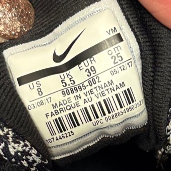 Nike Flex Contact Running Shoes Women's 8 Black White Lightweight Workout Gym - Picture 2 of 12